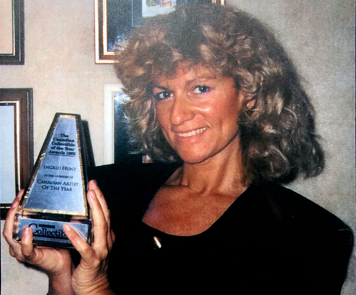 Ingrid Hunt accepting an artist award